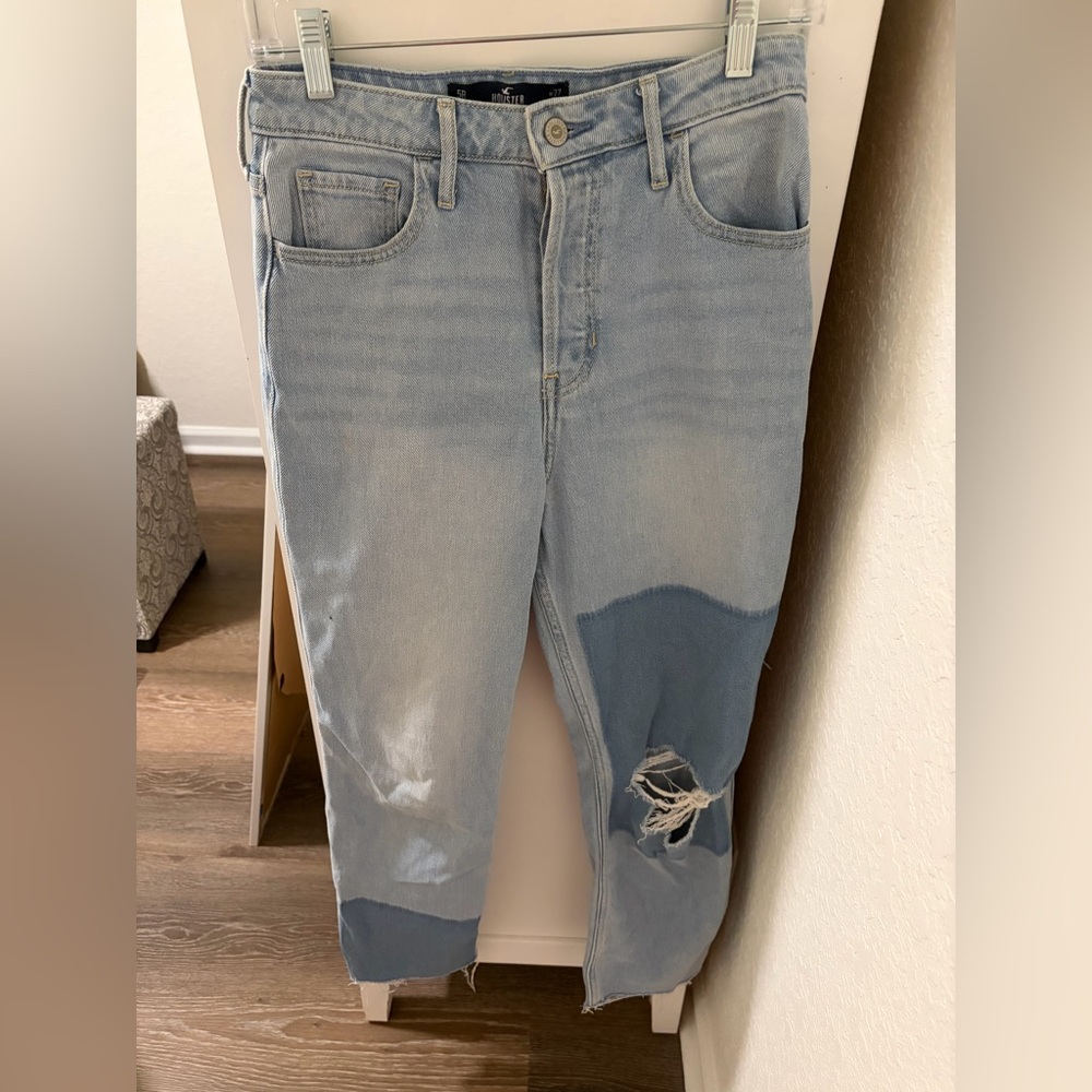 Hollister Ultra High-Rise Vintage Straight Light Blue Jeans